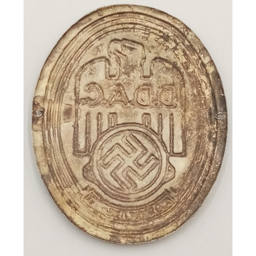 566 - A WW2 German D.D.A.C (German Automobile Club) Car Badge.