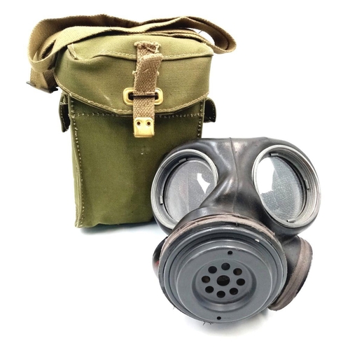 822 - A WW2 British Airborne Gas Mask and Case. Re-issued to Denmark after the War. No filter as they cont... 