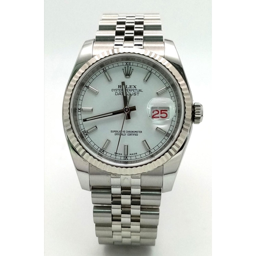 568 - A Beautiful, Classic Rolex Datejust Automatic Gents Watch. 
Model 116234. Oyster steel bracelet and ... 