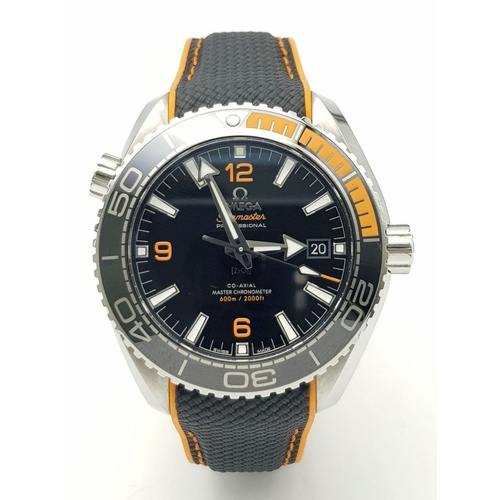 582 - A Sublime Omega Seamaster Planet Ocean 600M. Orange and black rubber strap/ Stainless steel case - 4... 