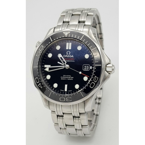 596 - An Omega Seamaster Professional Automatic Gents Watch. Stainless steel bracelet and case - 40mm. Bla... 