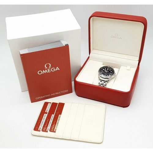 596 - An Omega Seamaster Professional Automatic Gents Watch. Stainless steel bracelet and case - 40mm. Bla... 