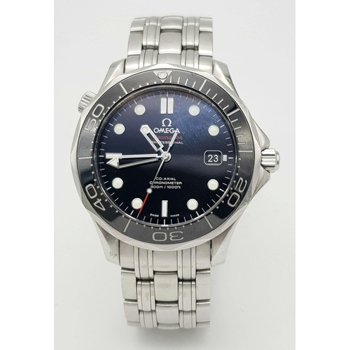 596 - An Omega Seamaster Professional Automatic Gents Watch. Stainless steel bracelet and case - 40mm. Bla... 