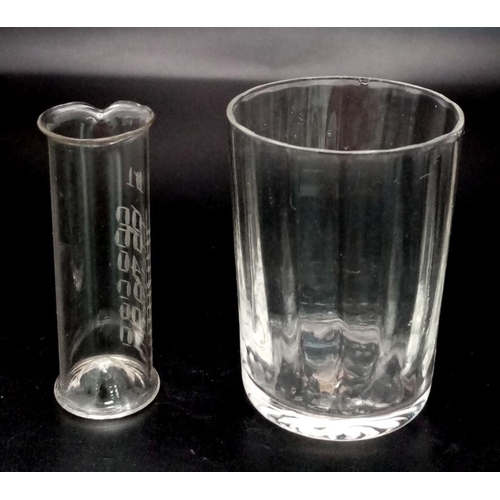 1451 - An Antique Medical Small Glass Test Tube and Beaker. Comes in a brown leather shell circular case. M... 