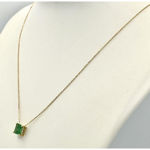 667 - An Emerald Pendant set in 18K Gold on an 18K Gold Disappearing Necklace. 6mm pendant. 42cm necklace.... 