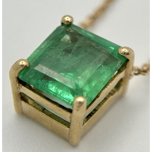 667 - An Emerald Pendant set in 18K Gold on an 18K Gold Disappearing Necklace. 6mm pendant. 42cm necklace.... 