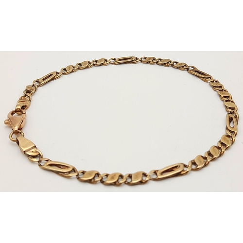 730 - A Vintage Figaro Link Bracelet. 18cm length. 5.9g weight.