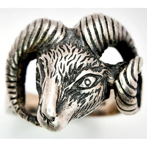 915 - Vintage Hallmarked 1986 Silver Rams Head Ring Size O. The Ring Measures 2cm Wide at the Crown and We... 