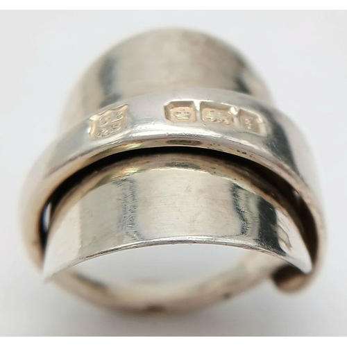 922 - A Hallmarked 1917/18 Silver Spoon Handle Sweetheart Ring Size M. The Ring Measures 2.2cm Long at the... 