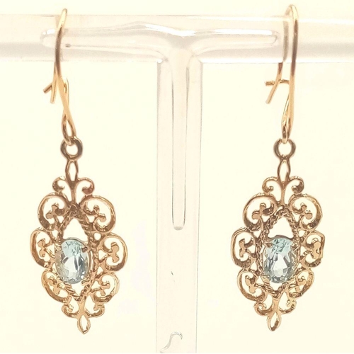 586 - A 9K YELLOW GOLD VINTAGE FILIGREE TOPAZ SET DROP EARRINGS 2.2G, APPROX 42MM DROP. Ref: SC 4019