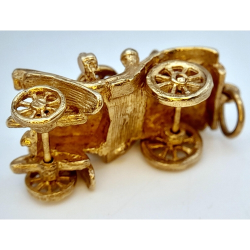 229 - A 9K YELLOW GOLD CLASSIC VINTAGE CAR CHARM CHITTY CHITTY BANG BANG 5.1G , APPROX 25MM X 10MM. Ref: S... 