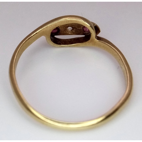 348 - A 18K YELLOW GOLD DIAMOND & RUBY RING. TOTAL WEIGHT 2G. SIZE N. Ref: SC 4079