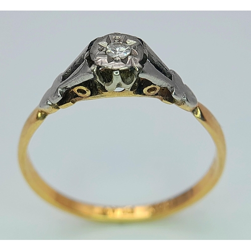 362 - A 18K YELLOW GOLD & PLATINUM VINTAGE DIAMOND SOLITAIRE RING. TOTAL WEIGHT 1.9G. SIZE O. Ref: SC 4084