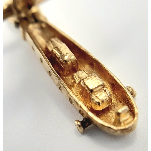 523 - A 9K YELLOW GOLD CARGO PLANE CHARM WHICH OPENS TO REVEAL 2 VECHILES INSIDE 3.4G TOTAL WEIGHT ,  APPR... 