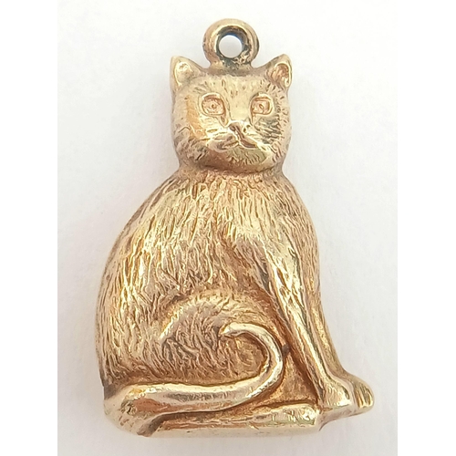 584 - A 9K Yellow Gold Pussycat Pendant/Charm. 2cm. 0.8g.