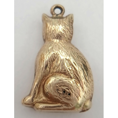 584 - A 9K Yellow Gold Pussycat Pendant/Charm. 2cm. 0.8g.