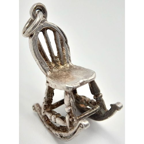 1014 - A STERLING SILVER ROCKING CHAIR CHARM. TOTAL WEIGHT. 2.6G. Ref: SC 4105