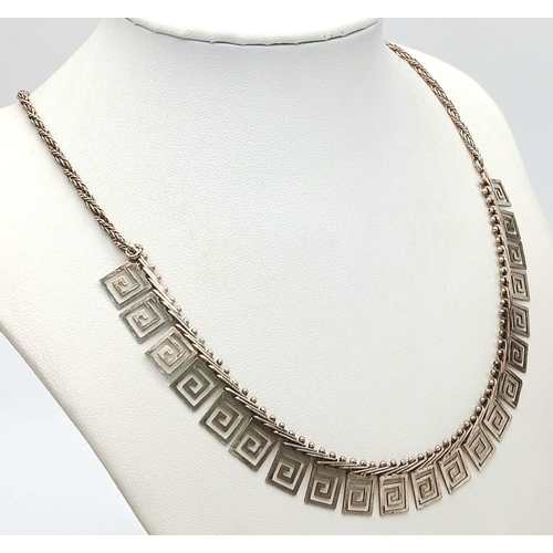 846 - A STERLING SILVER FANCY LINK COLLAR NECKLACE. TOTAL WEIGHT APPROX. 16.8G. 47CM IN LENGTH Ref: SC 410... 