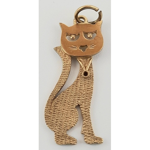 860 - A 9K YELLOW GOLD SITTING PUSSY CAT PENDANT. TOTAL WEIGHT: 1.4G , APPROX 25MM X12MM. Ref: SC 4035