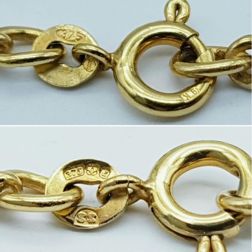 206 - A 9K Yellow Gold Curb and Twist Link Bracelet. 18cm. 2.6g.