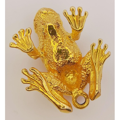 527 - A 9K Yellow Gold Frog Pendant/Charm. 2cm. 3.2g.