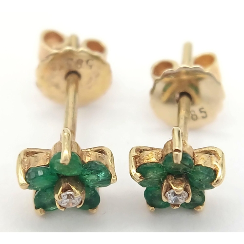 726 - A 14K YELLOW GOLD DIAMOND & EMERALD SET STUD EARRINGS 1.3G. Ref: SC 4052