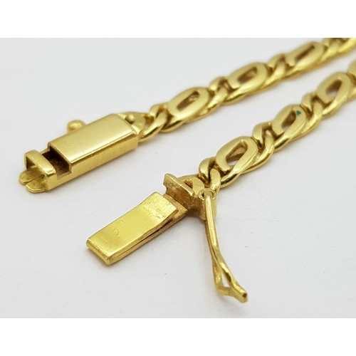 118 - An 18K Yellow Gold Flat Double-Curb Link Necklace. 44cm length. 19.35g weight.