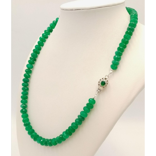 878 - A 200ctw Faceted Emerald Gemstone Necklace with Emerald Clasp, set in 925 Silver. 42cm length. CD-15... 