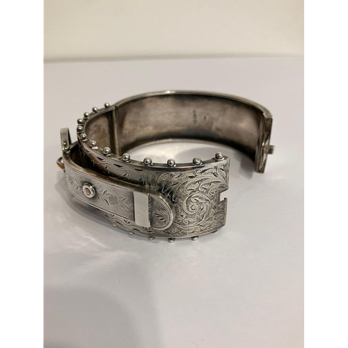 273 - Antique SILVER BUCKLE BANGLE. Gothic design. Beautifully decorated. Fully hallmarked. Hinge opens an... 