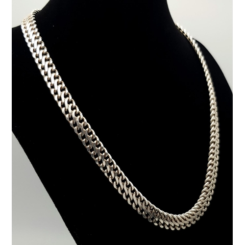 275 - A Stylish Solid Silver 925 Chunky Flat Link Collar Necklace, 46.3 grams, 46cm. In excellent conditio... 