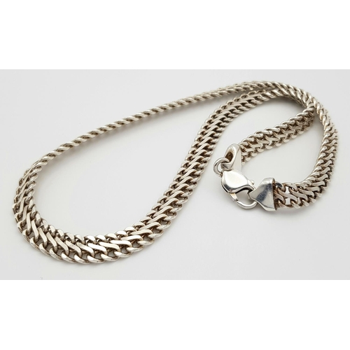 275 - A Stylish Solid Silver 925 Chunky Flat Link Collar Necklace, 46.3 grams, 46cm. In excellent conditio... 