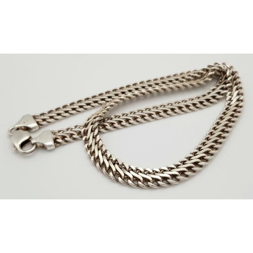 275 - A Stylish Solid Silver 925 Chunky Flat Link Collar Necklace, 46.3 grams, 46cm. In excellent conditio... 