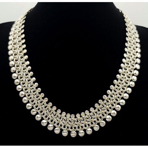 282 - A Very Elegant Solid Silver 800 Collar Necklace, 47 grams, 41cm. In very good condition.