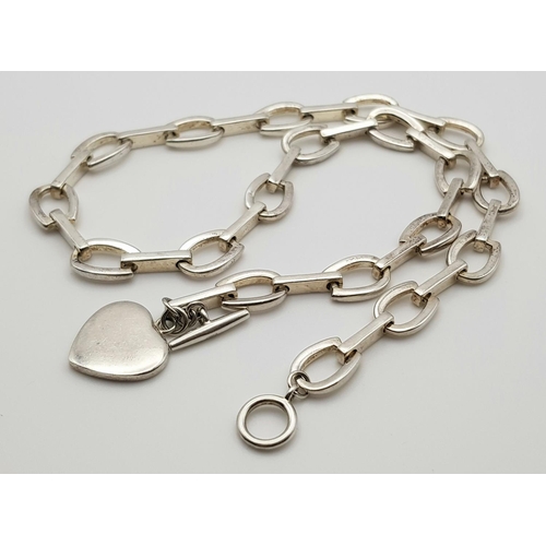 289 - An attractive Solid Silver 925 Chunky Necklace, T Bar Heart Tag, 41 grams, 41cm. In excellent condit... 