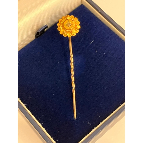 315 - Antique 15 carat GOLD STICK TIE PIN and FINIAL with DIAMOND CENTRE.