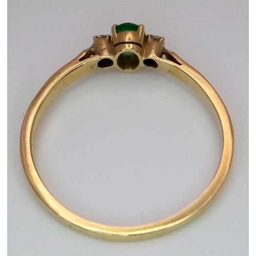 343 - An elegant and understated 18 carat GOLD,  DIAMOND and GREEN TOURMALINE RING. 2 grams. Size Q 1/2.