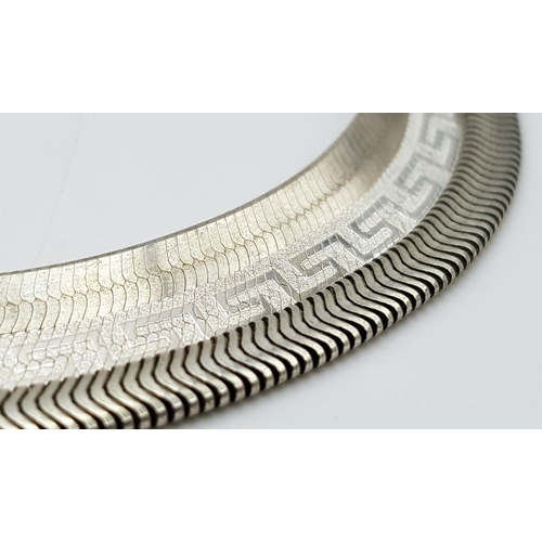 415 - Three Solid Silver 925 Flat Link Necklaces, Total weight: 33 grams, All 46.5cm. In excellent conditi... 