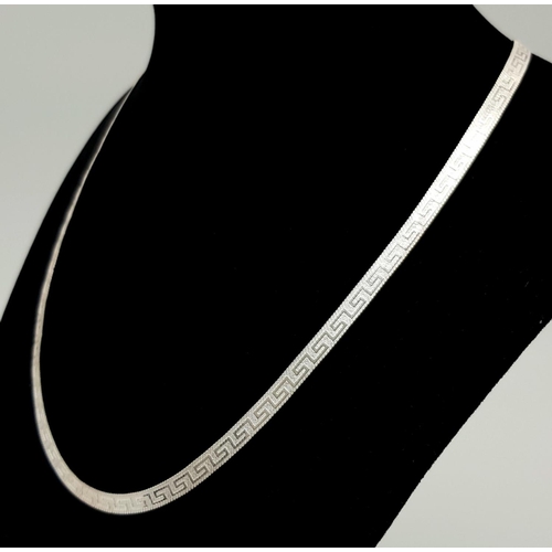 415 - Three Solid Silver 925 Flat Link Necklaces, Total weight: 33 grams, All 46.5cm. In excellent conditi... 