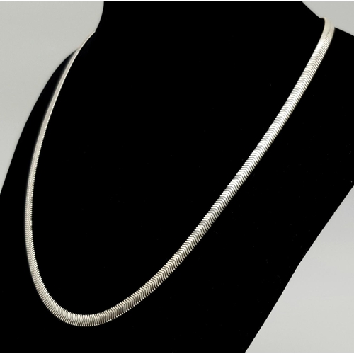 415 - Three Solid Silver 925 Flat Link Necklaces, Total weight: 33 grams, All 46.5cm. In excellent conditi... 