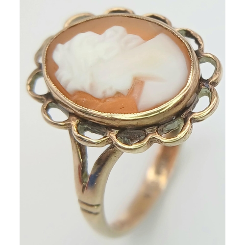 441 - Vintage 9 CARAT GOLD CAMEO RING.Set in attractive GOLD LOOPED MOUNT. Complete with ring box.  Full U... 