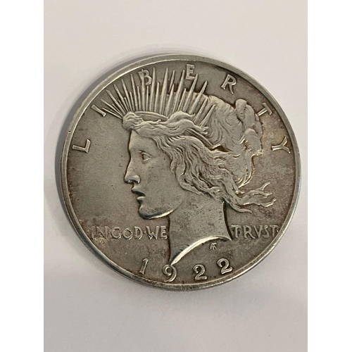 714 - 1922 SILVER USA PEACE DOLLAR. Extra fine condition.