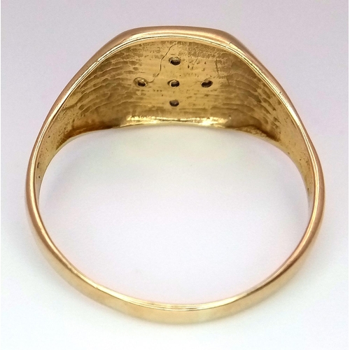 553 - Gentleman’s Hallmarked 9 CARAT GOLD and DIAMOND, UNION JACK SIGNET RING. Complete with ring box. 3.9... 