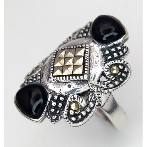 588 - Magnificent VINTAGE BLACK ONYX set SILVER MARCASITE RING. Complete with ring box. Size O 1/2 - P.