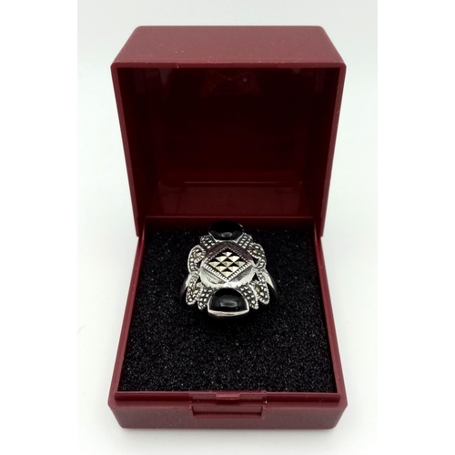 588 - Magnificent VINTAGE BLACK ONYX set SILVER MARCASITE RING. Complete with ring box. Size O 1/2 - P.