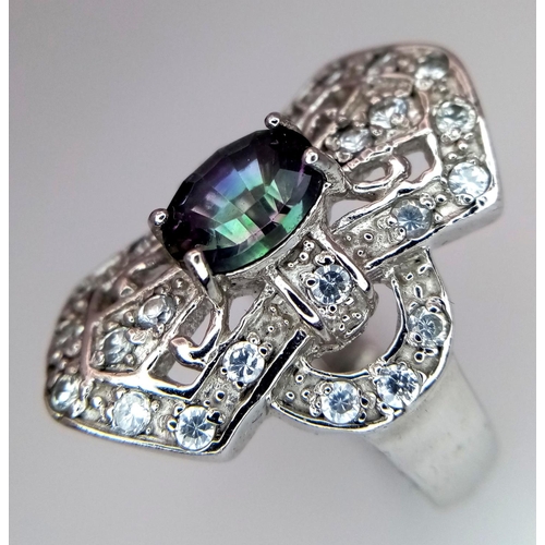 637 - Stunning SILVER MARCASITE RING with GREEN and PURPLE AMETHYST set to centre. Exceptional oval cut AM... 