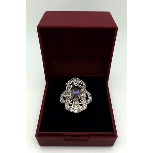 637 - Stunning SILVER MARCASITE RING with GREEN and PURPLE AMETHYST set to centre. Exceptional oval cut AM... 