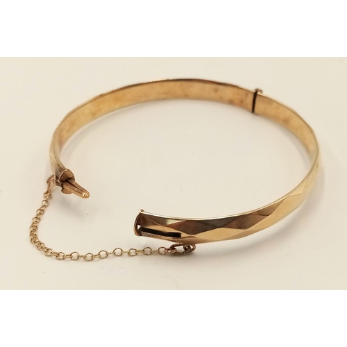 658 - Vintage GOLD BANGLE with Safety Chain. Beautiful faceted design. Hinge opens and closes perfectly. I... 