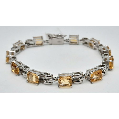 986 - A 925 Silver Citrine Gemstones Bracelet, Weight: 16.5g, approx 18.5cm in length. Ref HV2163.