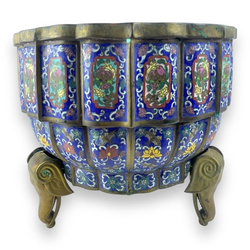 902 - An antique Chinese Cloisonné bronze Enamel large Fruit Bowl/Centre piece. Featuring a vibrant blue, ... 