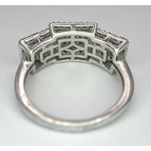 1466 - A 925 silver ring set with diamonds. Ring size O 1/2. Total weight: 3.4g.